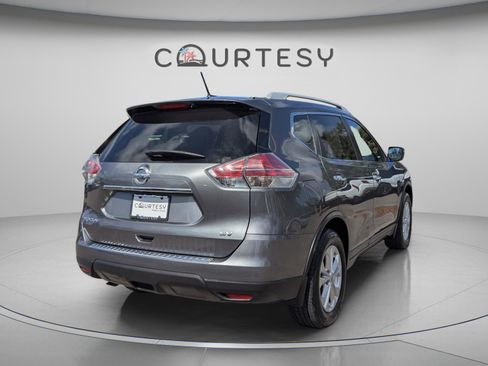 Used 2016 Nissan Rogue SV w/ SV Family Package FWD image 7