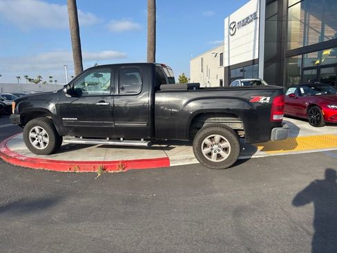 Used 2011 GMC Sierra 1500 SLT w/ SLT Convenience Package AWD/4WD image 11