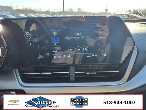 Certified 2025 Chevrolet Trax RS image 25