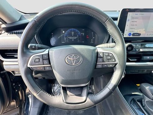 Used 2024 Toyota Grand Highlander XLE image 11