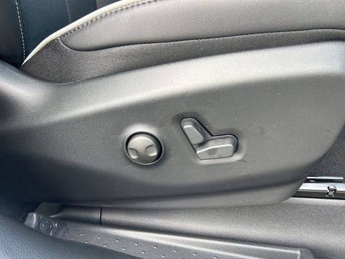 New 2026 Chrysler Pacifica Limited w/ S Appearance Package image 10