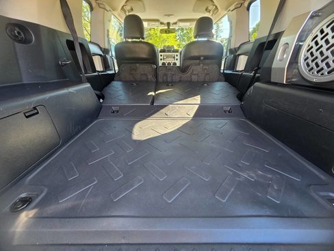 Used 2010 Toyota FJ Cruiser 4WD image 23