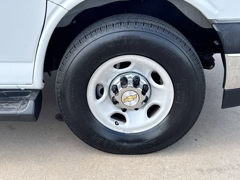 Used 2025 Chevrolet Express 3500 LT w/ LT Preferred Equipment Group RWD image 10