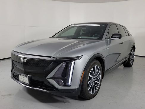 Used 2024 Cadillac Lyriq Sport RWD image 2