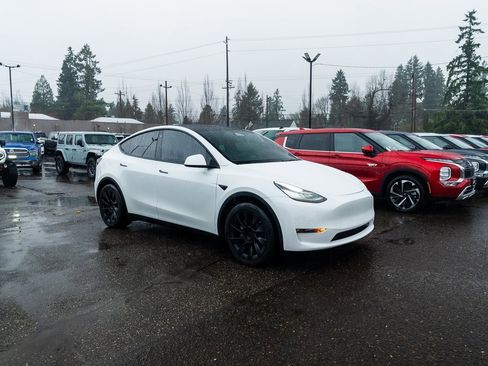 Used 2023 Tesla Model Y Long Range image 23
