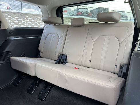 Certified 2022 Ford Expedition Limited image 7