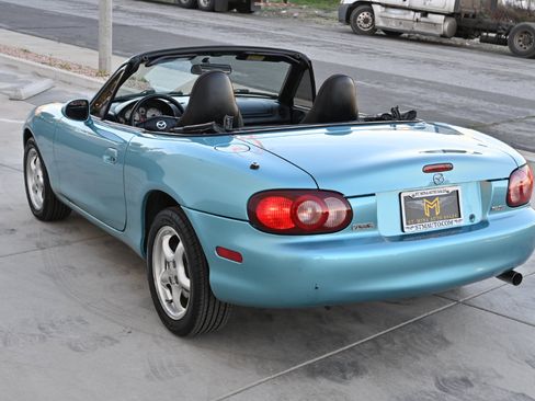 Used 2002 MAZDA MX-5 Miata image 7