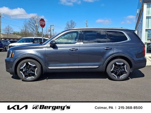 Used 2023 Kia Telluride S image 9