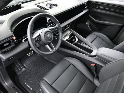 Certified 2025 Porsche Macan Turbo Electric image 5