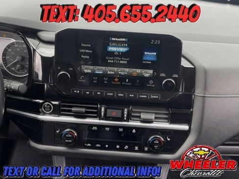 Used 2023 Nissan Pathfinder SL w/ Black Appearance Package image 19