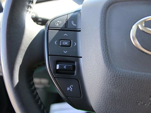 Used 2023 Toyota Prius LE FWD image 21