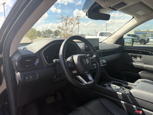 Used 2025 Honda Pilot EX-L image 12