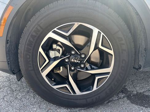 Used 2025 Kia Sportage LX image 29