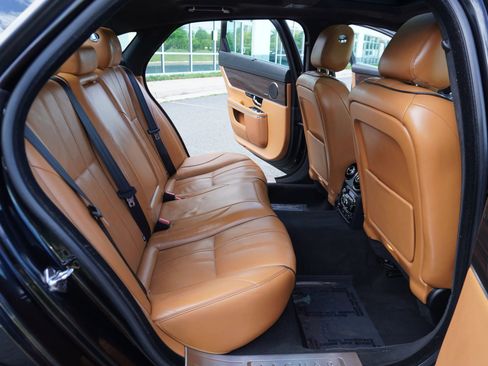 Used 2013 Jaguar XJ L Portfolio AWD/4WD image 11