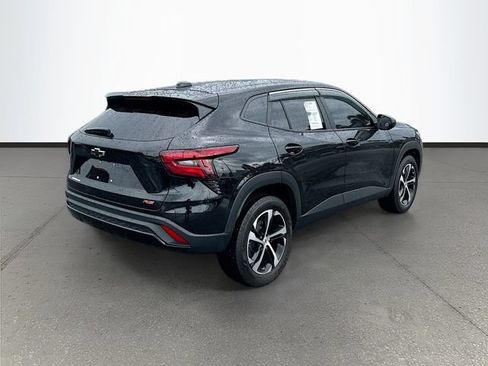 Used 2025 Chevrolet Trax RS FWD image 26