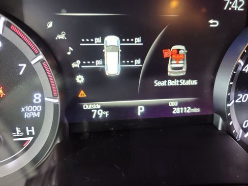 Used 2023 Toyota Highlander XLE FWD image 19