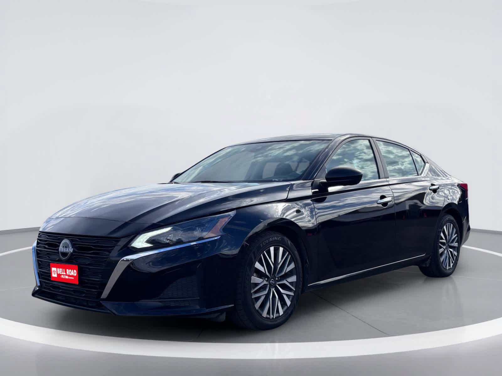 Used 2025 Nissan Altima 2.5 SV FWD image 2