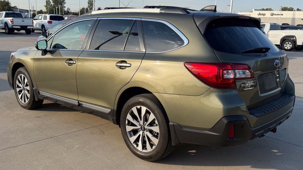 Used 2019 Subaru Outback 2.5i Touring AWD/4WD image 3