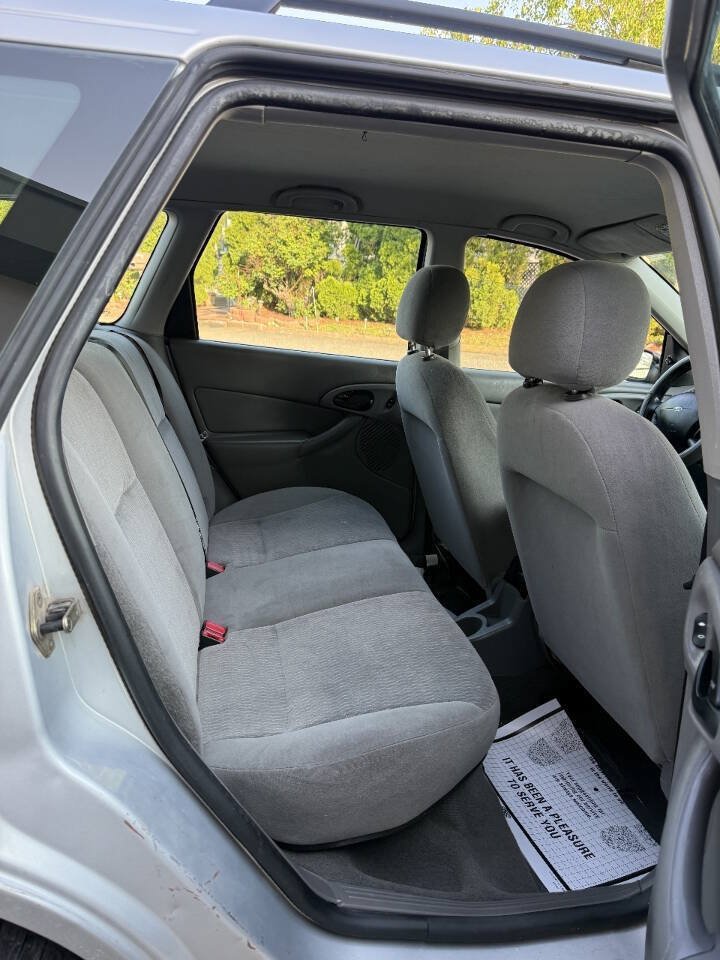 Used 2001 Ford Focus SE FWD image 15