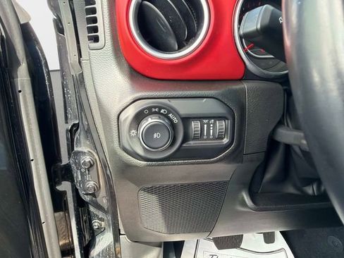 Used 2022 Jeep Wrangler Unlimited Rubicon image 30