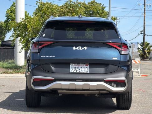 Used 2023 Kia Sportage EX AWD/4WD image 5