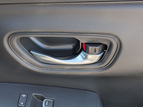 Used 2025 Honda HR-V Sport image 34