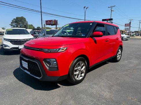 Used 2022 Kia Soul LX w/ Technology Package FWD image 7
