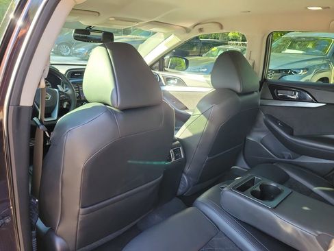 Used 2016 Nissan Maxima SR w/ Interior Lighting Package FWD image 11