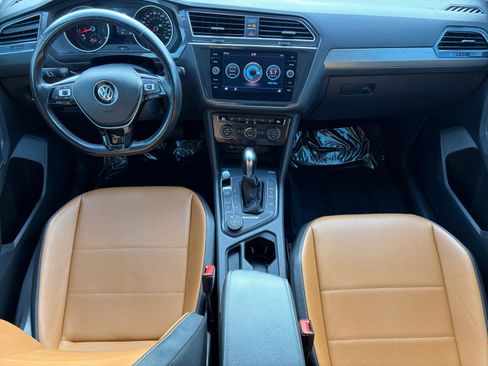 Used 2018 Volkswagen Tiguan SE image 18