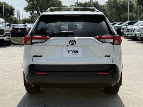 Used 2025 Toyota RAV4 XLE Premium FWD image 6