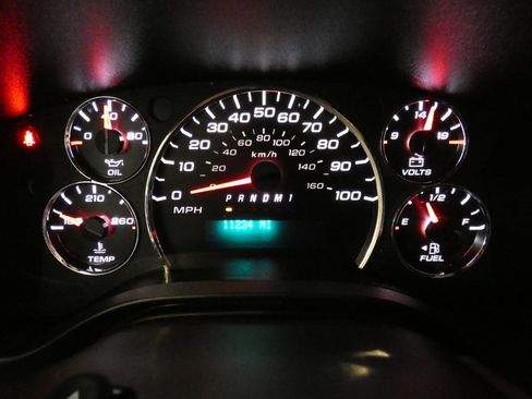 Used 2024 Chevrolet Express 2500 w/ Driver Convenience Package RWD image 16