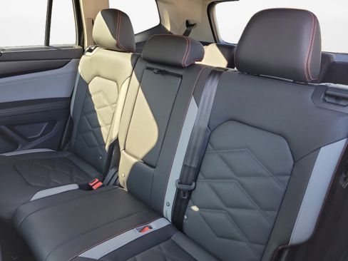 New 2026 Volkswagen Atlas Peak Edition image 12