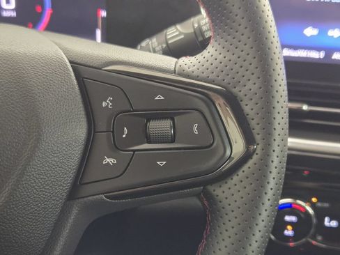 Used 2024 Chevrolet Trax RS FWD image 31