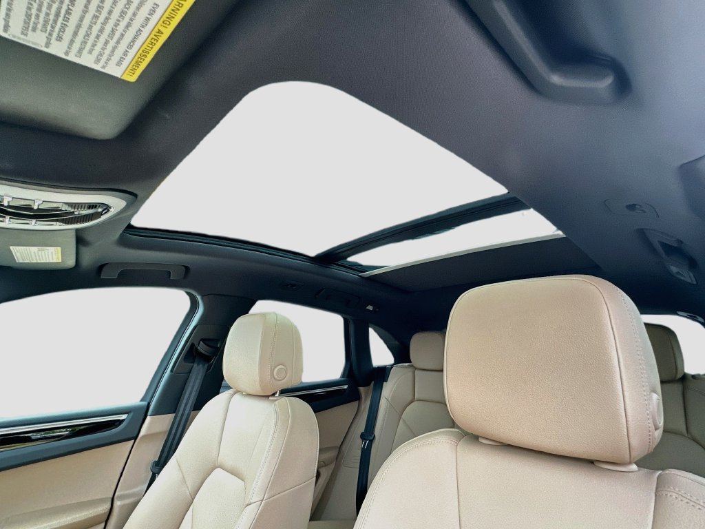 Certified 2024 Porsche Macan S AWD/4WD image 13