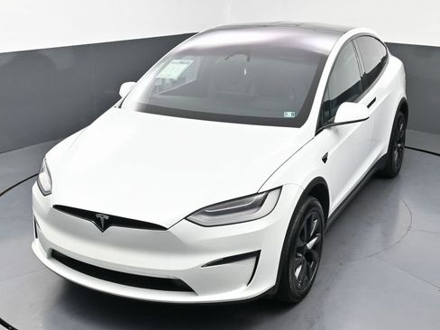 Used 2023 Tesla Model X image 47
