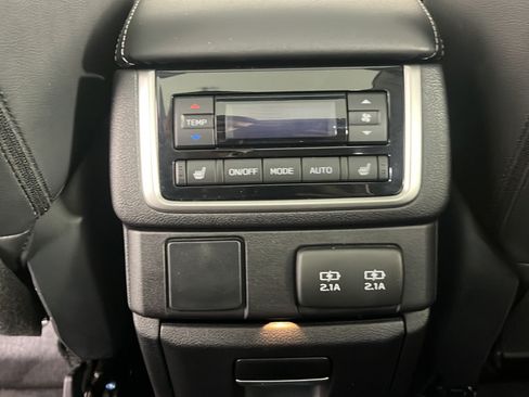 Used 2022 Subaru Ascent Limited w/ Technology Package AWD/4WD image 38