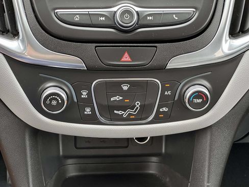 Used 2021 Chevrolet Equinox LS w/ LS Convenience Package FWD image 18