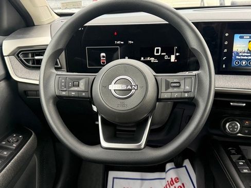 New 2025 Nissan Kicks SV image 18