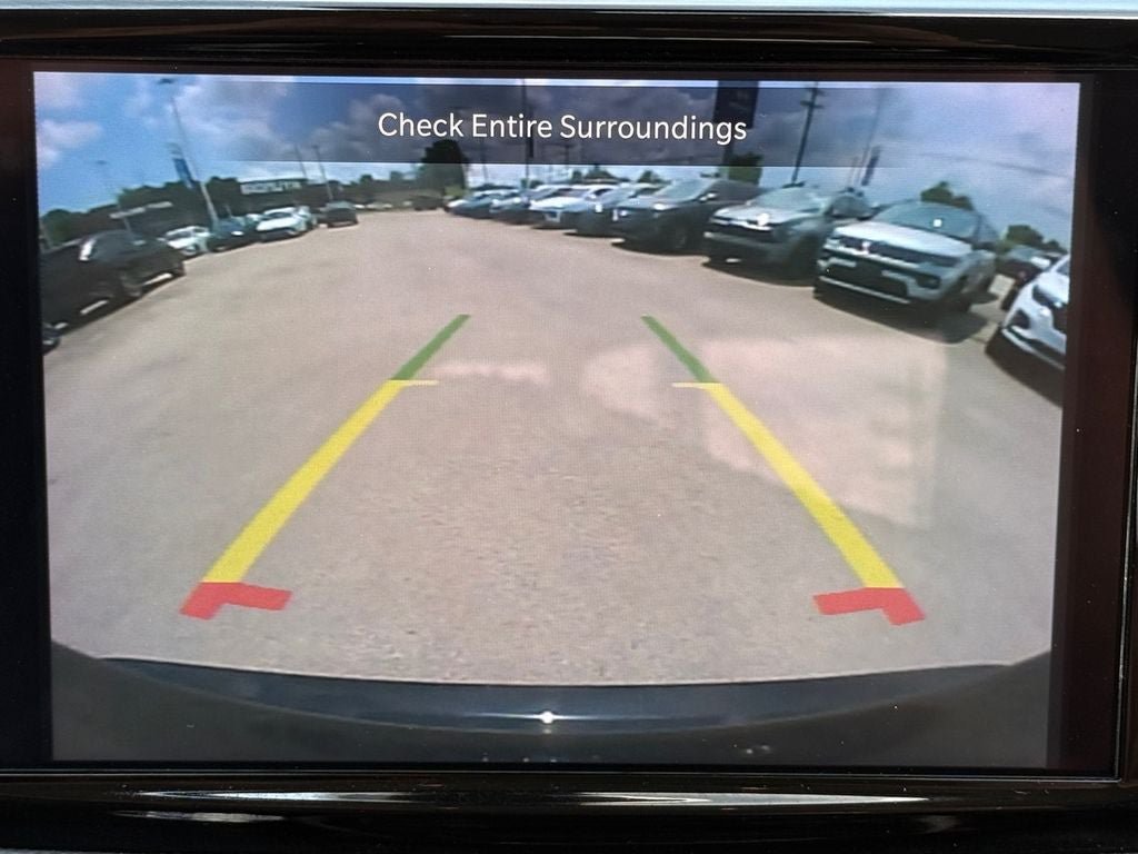 Used 2024 Chrysler Pacifica Touring-L FWD image 28