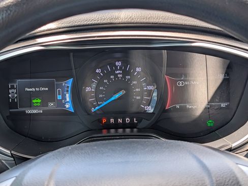 Used 2019 Ford Fusion SE FWD image 21
