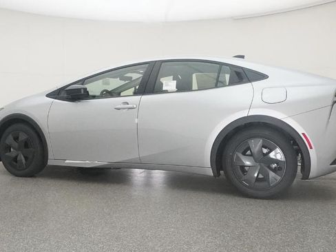 Used 2026 Toyota Prius Plug-In Hybrid FWD image 23