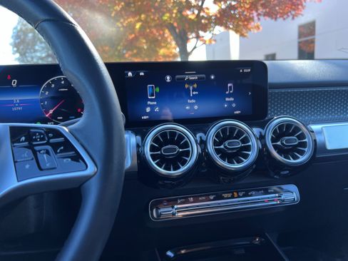 Certified 2024 Mercedes-Benz GLB 250 250 image 31