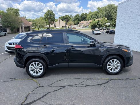 Used 2022 Toyota Corolla Cross LE AWD/4WD image 8