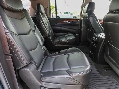 Used 2015 Cadillac Escalade ESV Luxury RWD image 26