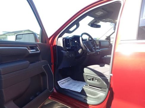 Certified 2025 Chevrolet Silverado 1500 RST AWD/4WD image 10