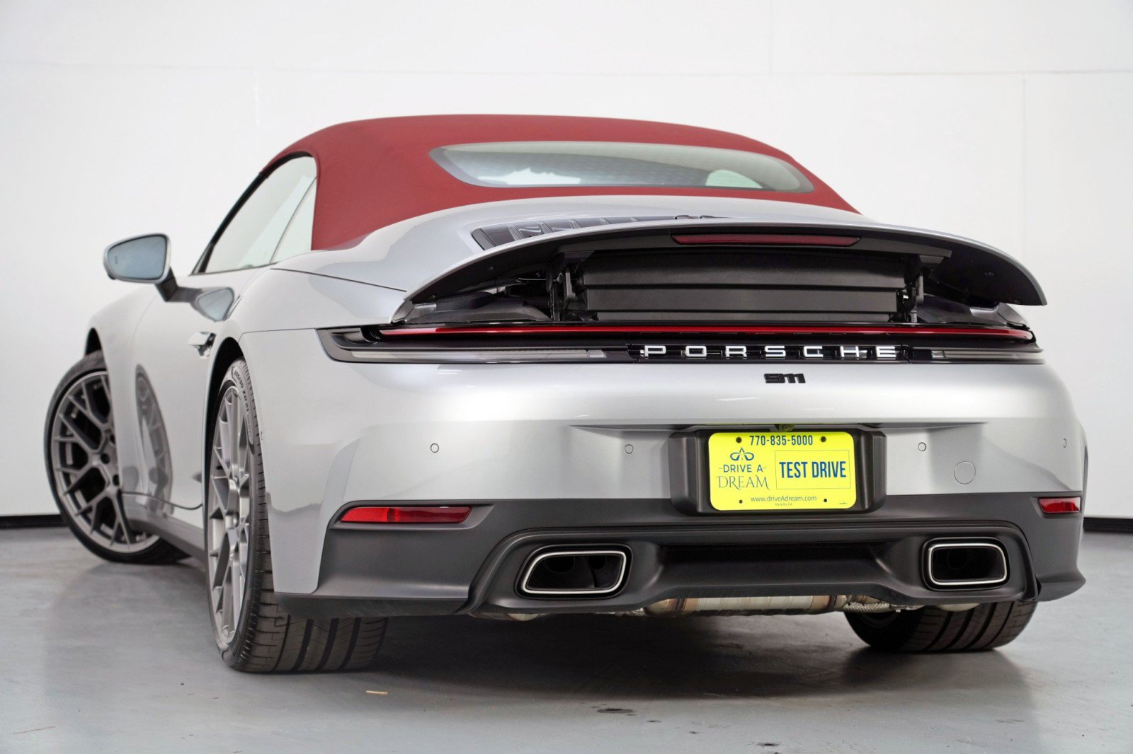 Used 2025 Porsche 911 Carrera RWD image 6