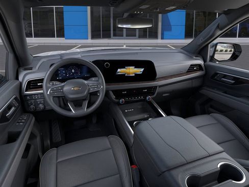 New 2025 Chevrolet Suburban Premier AWD/4WD image 15