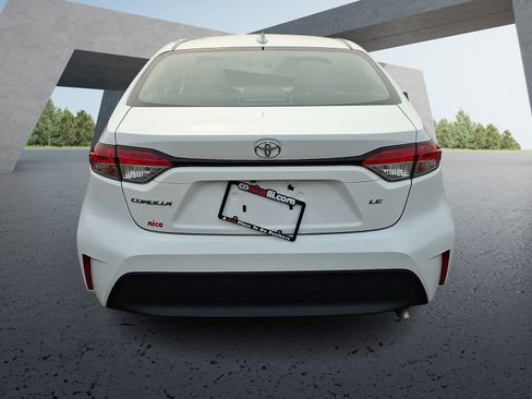 Used 2024 Toyota Corolla LE FWD image 5
