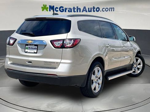 Used 2016 Chevrolet Traverse LT w/ Style and Technology Package FWD image 7