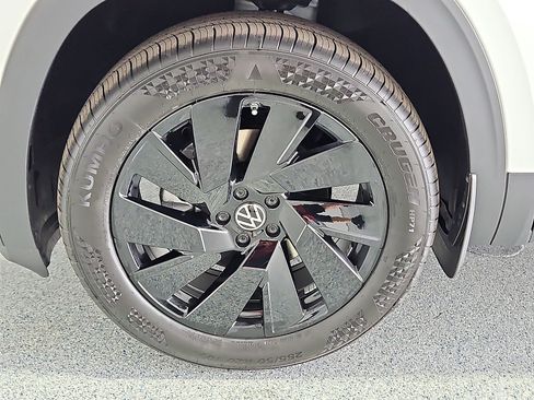 New 2026 Volkswagen Atlas SE FWD image 12